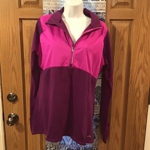 💚 3/$25 Champion size L purple and pink lightweight top with zipper closure NWT